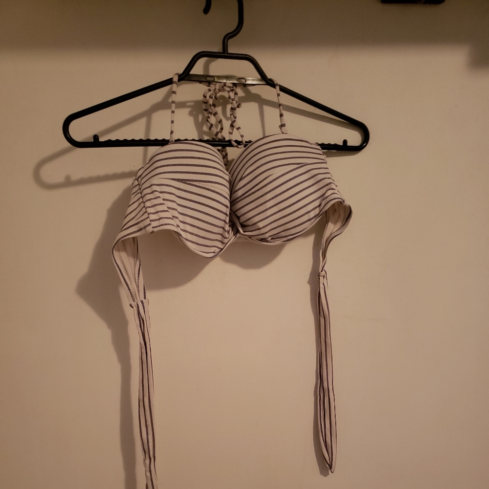 Cute bikini top